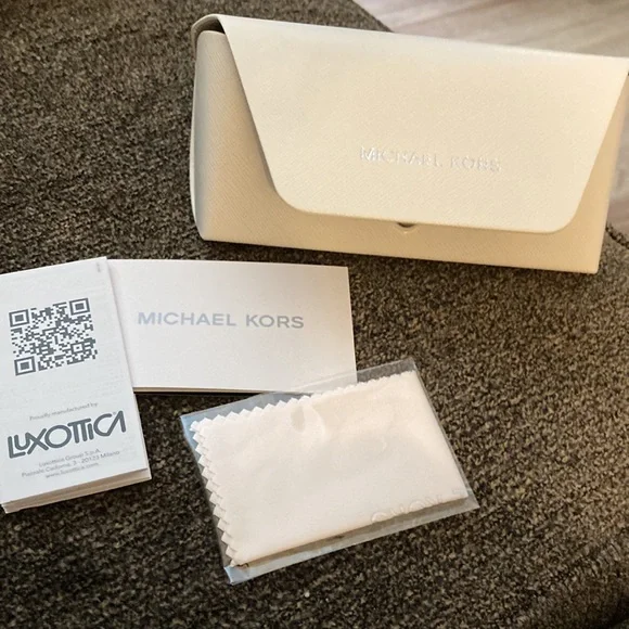 NWT Michael Kors ladies sunglasses - Picture 4 of 5